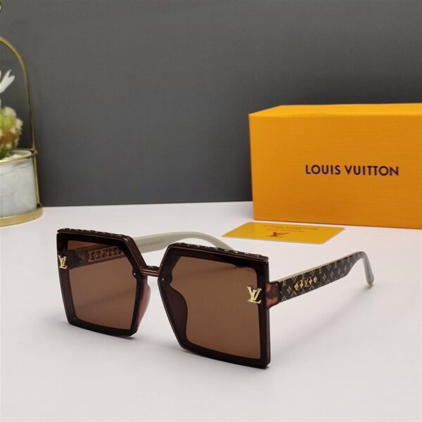 Louis Vuitton Sunglasses - LG038