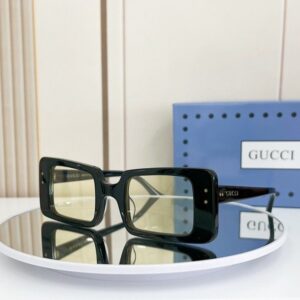 Gucci Sunglasses - GG050
