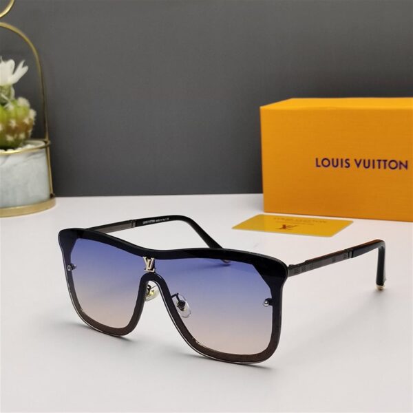 Louis Vuitton Sunglasses - LG011