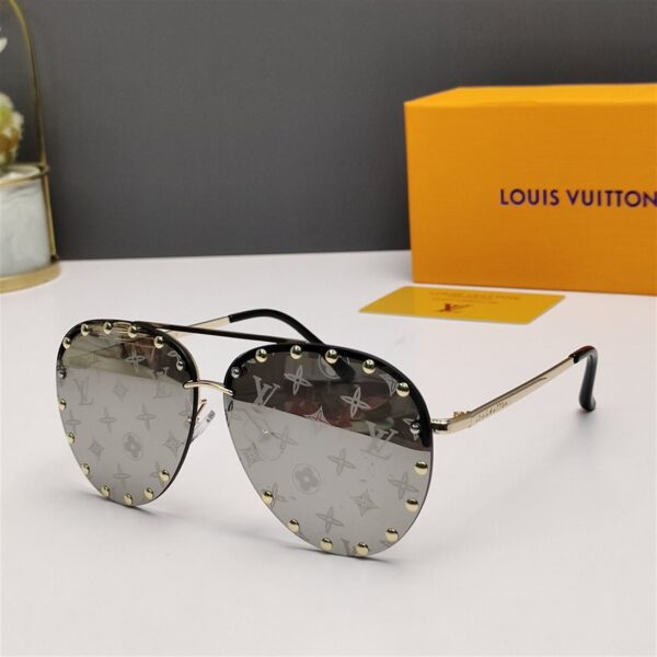 Louis Vuitton Sunglasses - LG048