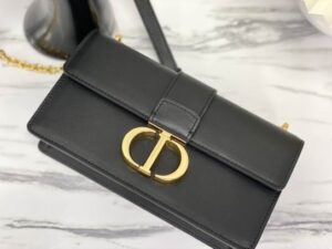 Dior 30 Montaigne East-West Bag With Chain - DHB54