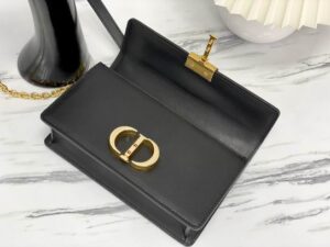 Dior 30 Montaigne East-West Bag With Chain - DHB54