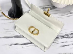 Dior 30 Montaigne East-West Bag With Chain - DHB55