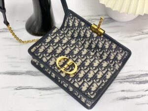 Dior 30 Montaigne East-West Bag With Chain - DHB56