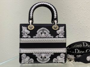 Dior Medium Lady D-Lite Bags - DHB59