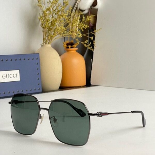 Gucci Sunglasses - GG008