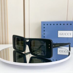 Gucci Sunglasses - GG052