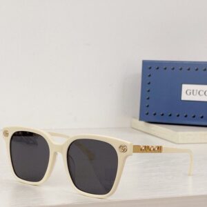 Gucci Sunglasses - GG042