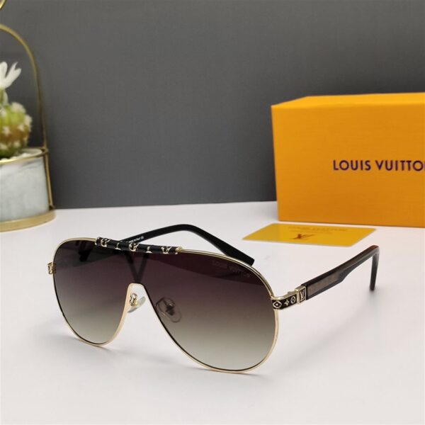 Louis Vuitton Sunglasses - LG025