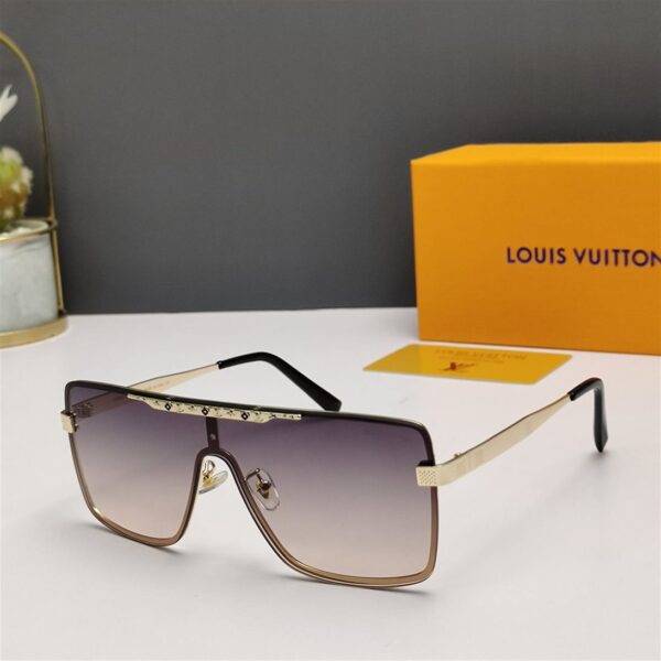 Louis Vuitton Sunglasses - LG029