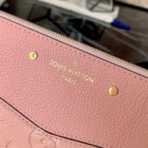 Louis Vuitton Discovery Pochette - LP70